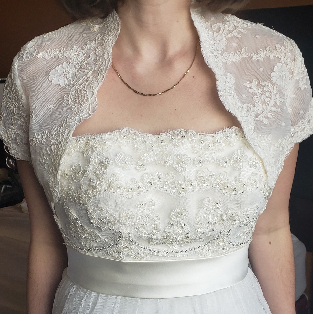 Casablanca A-Line Chantalily Lace Scallop Crystal Beaded Bridal Dress Style 1900 - Picture 7 of 16